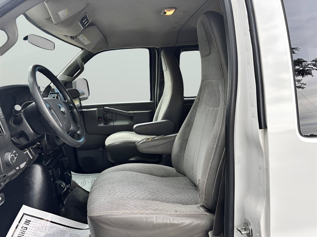 Used 2016 Chevrolet Express 3500 LT w/ LT Preferred Equipment Group RWD image 11