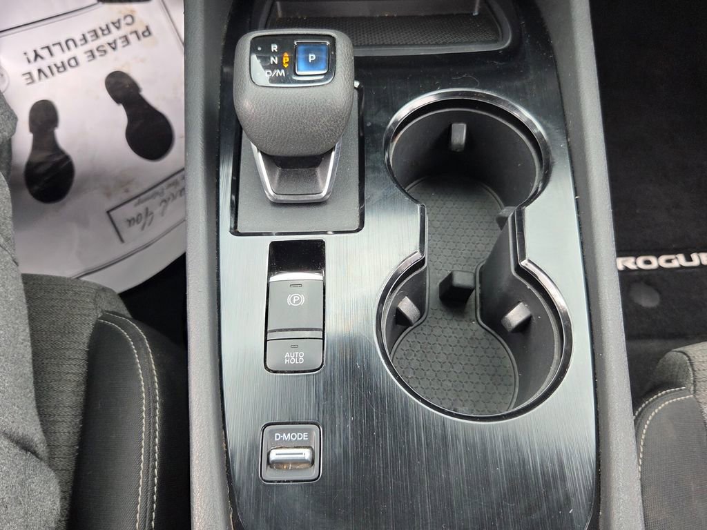 Used 2022 Nissan Rogue SV image 18