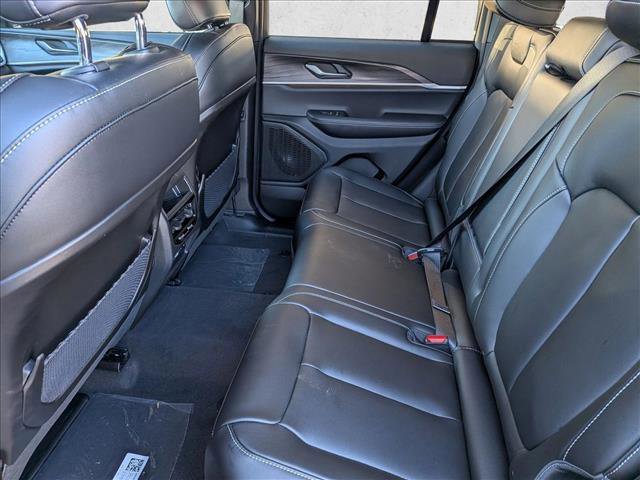 New 2025 Jeep Grand Cherokee Limited w/ Black Appearance Package image 14