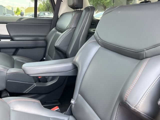 Used 2025 Ford Expedition Active AWD/4WD image 26