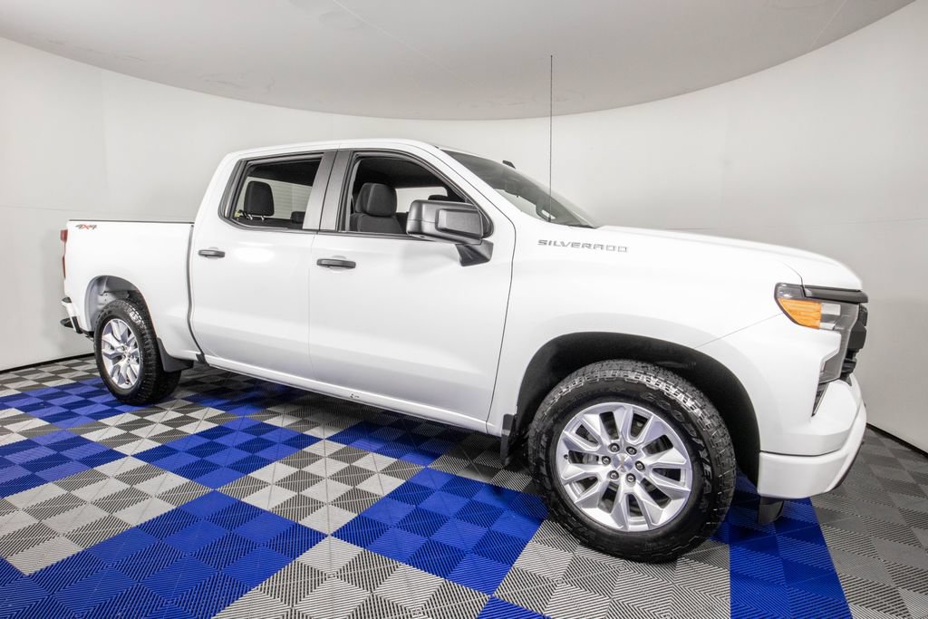 Used 2024 Chevrolet Silverado 1500 Custom AWD/4WD image 3