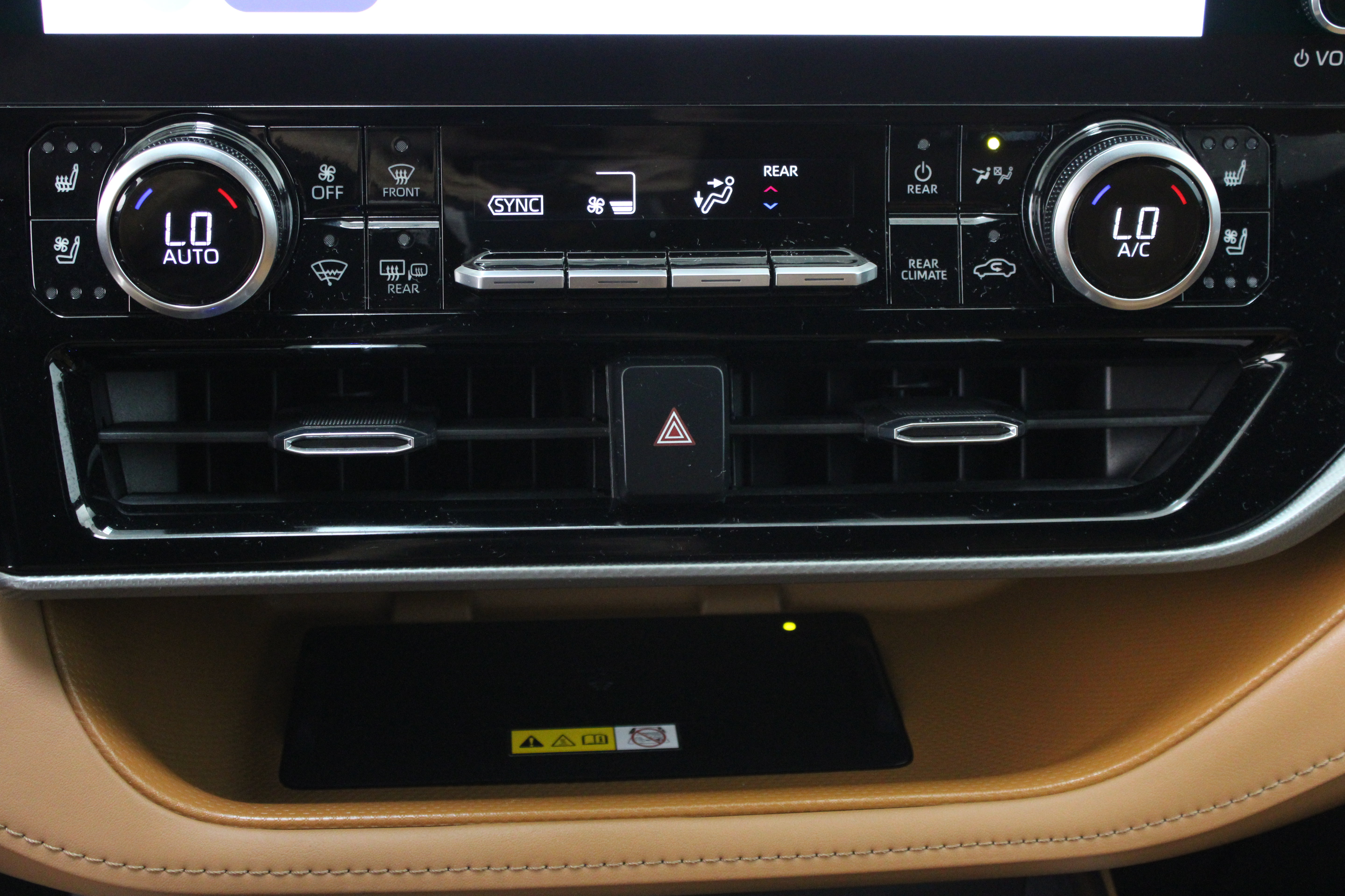 Used 2024 Toyota Highlander Platinum FWD image 20