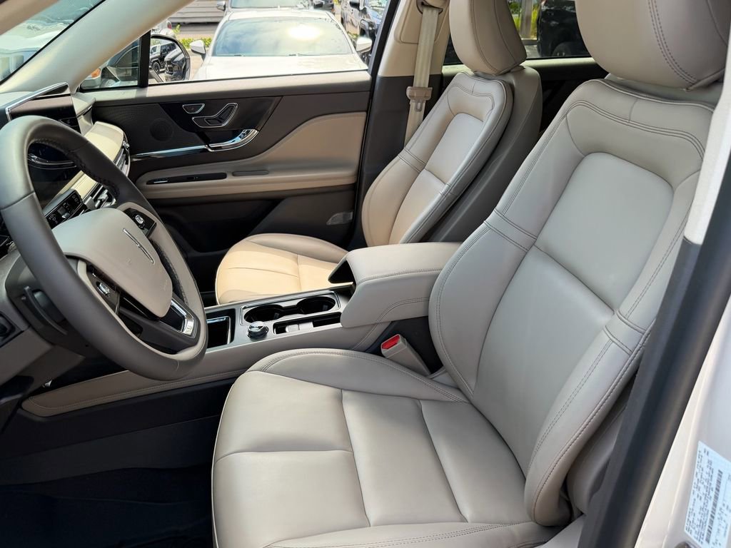 Certified 2024 Lincoln Corsair FWD image 11