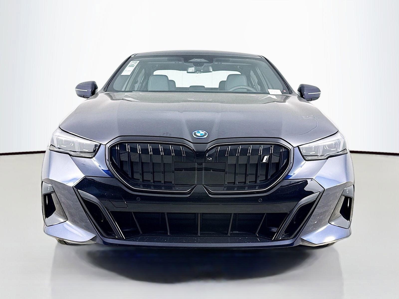 New 2026 BMW i5 eDrive40 w/ Executive Package image 2