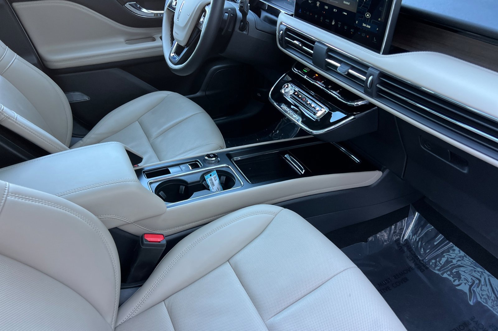 Used 2025 Lincoln Corsair Grand Touring w/ Equipment Group 301A image 16