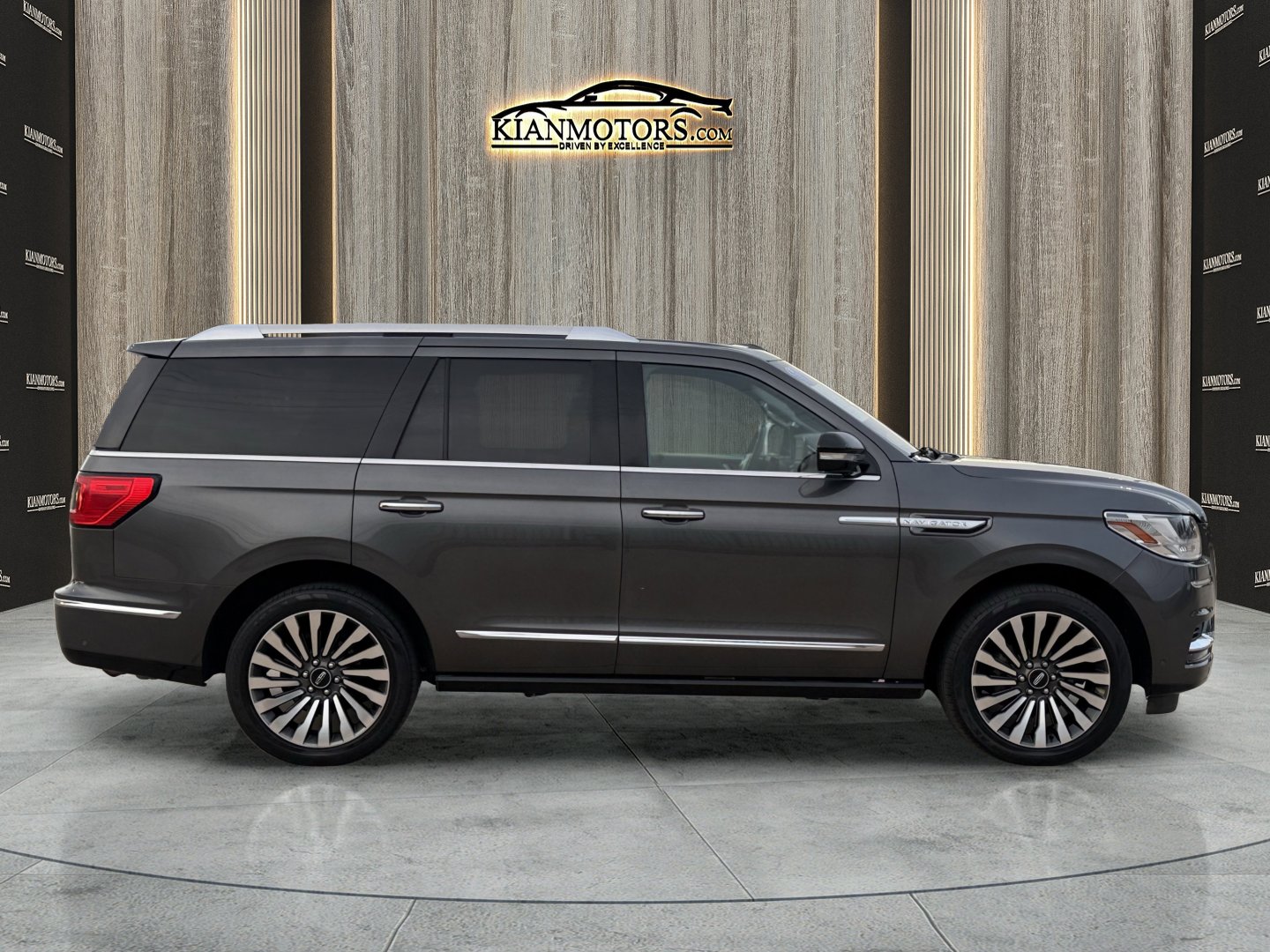 Used 2018 Lincoln Navigator Reserve w/ Technology Package image 8
