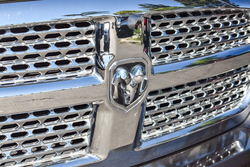 Used 2018 RAM 1500 Laramie w/ Convenience Group image 9