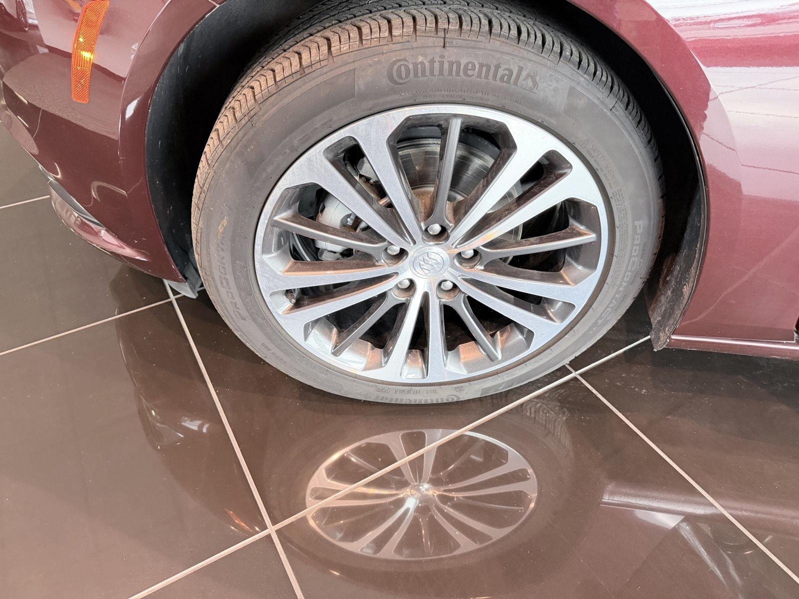 Used 2018 Buick Regal Essence w/ Driver Confidence Package #1 FWD image 42