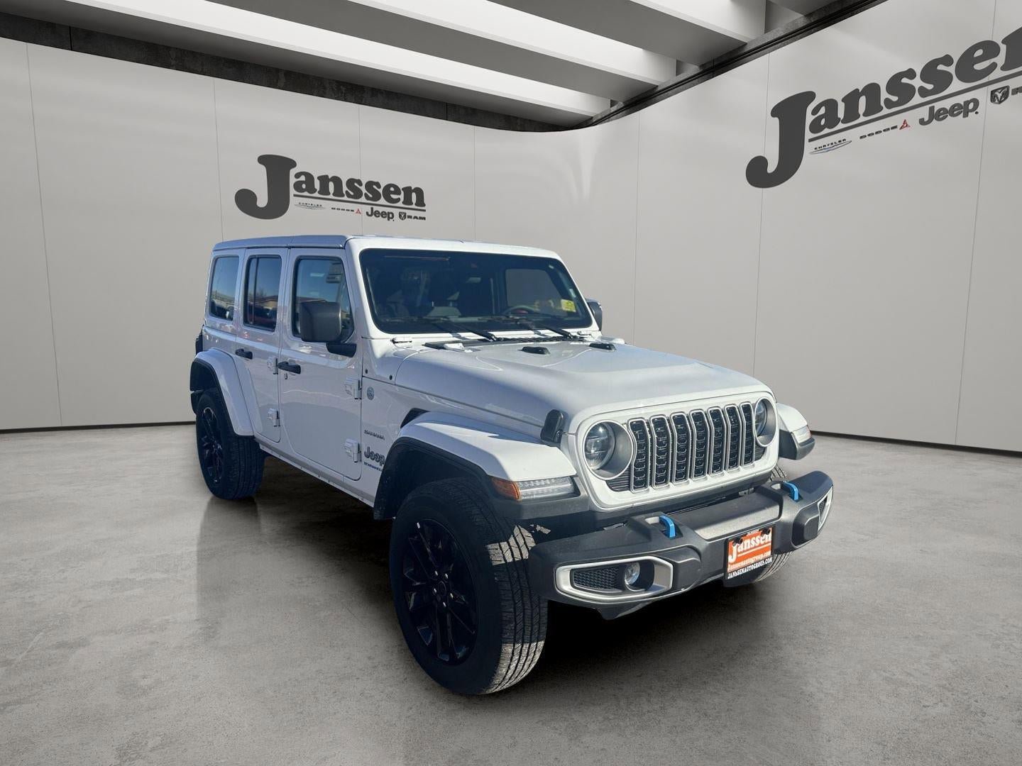 Used 2024 Jeep Wrangler Unlimited Sahara AWD/4WD image 6
