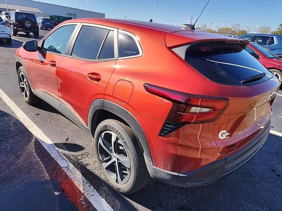 Certified 2024 Chevrolet Trax RS w/ Driver Confidence Package image 8