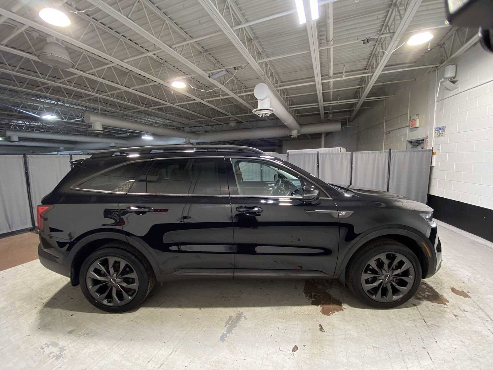 Used 2022 Kia Sorento SX Prestige w/ Rust Color Package AWD/4WD image 27