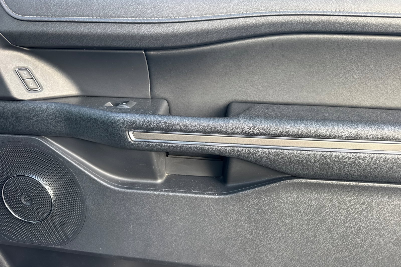 Used 2024 Ford Expedition XLT image 22