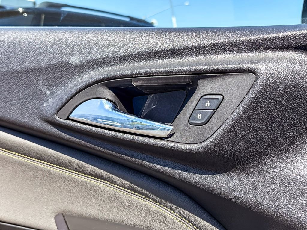 Used 2025 Chevrolet Trax ACTIV w/ Sunroof Package FWD image 42