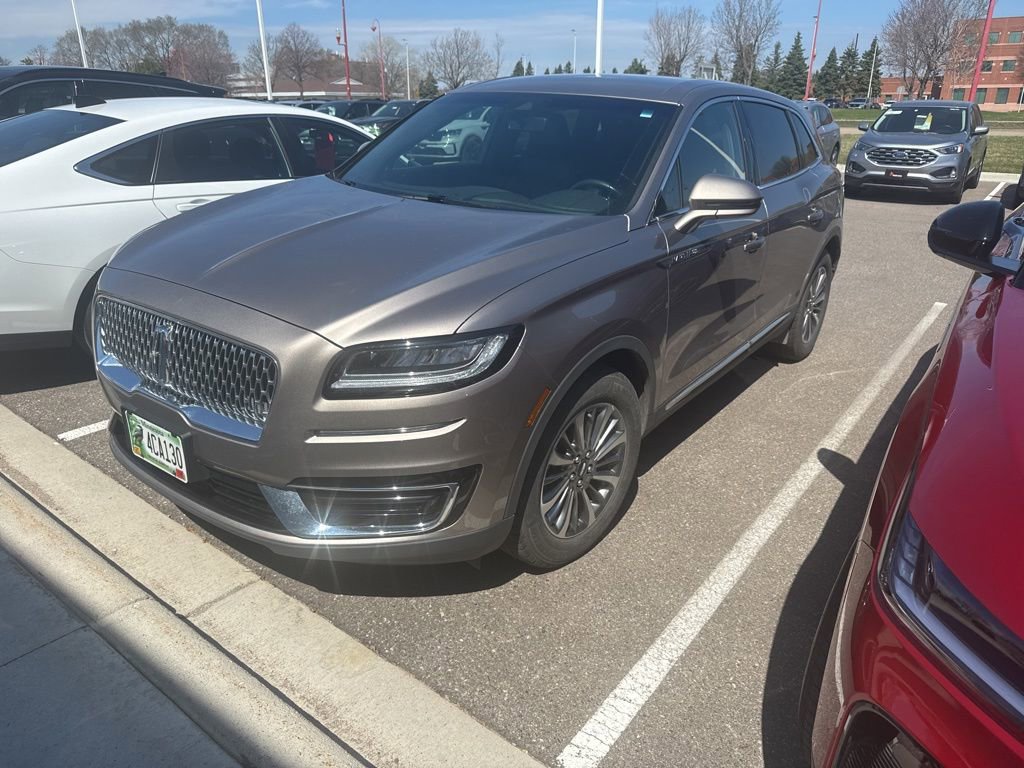 Used 2020 Lincoln Nautilus Premier w/ Equipment Group 101A image 3