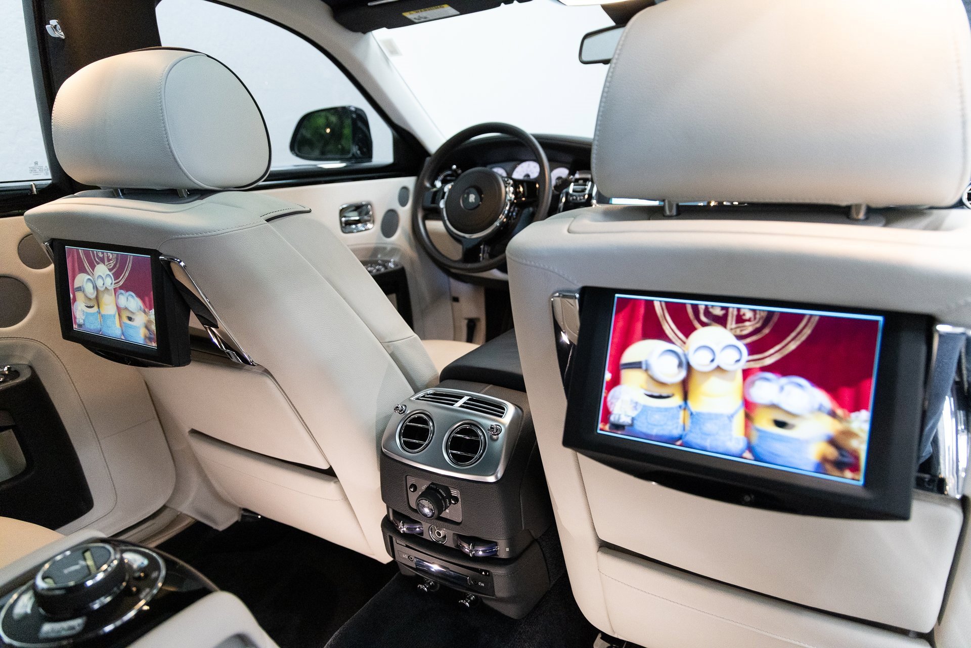 Used 2014 Rolls-Royce Ghost image 25