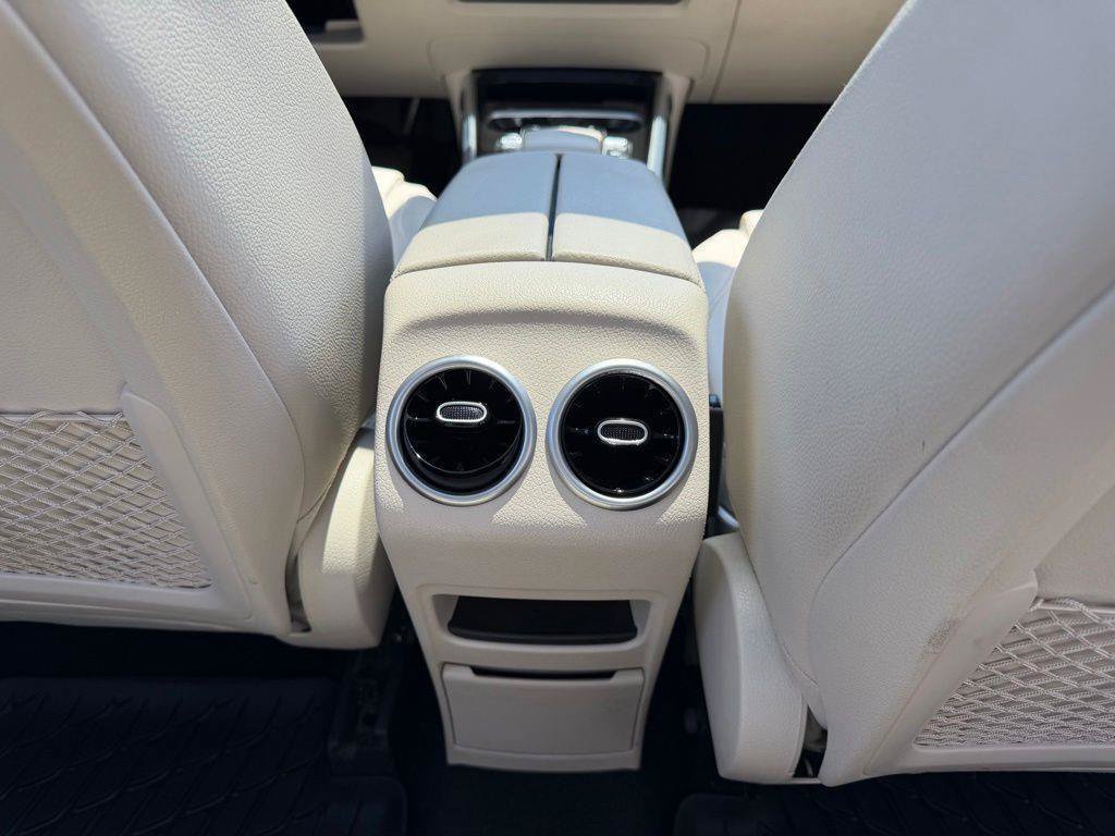 Used 2022 Mercedes-Benz GLB 250 4MATIC image 17