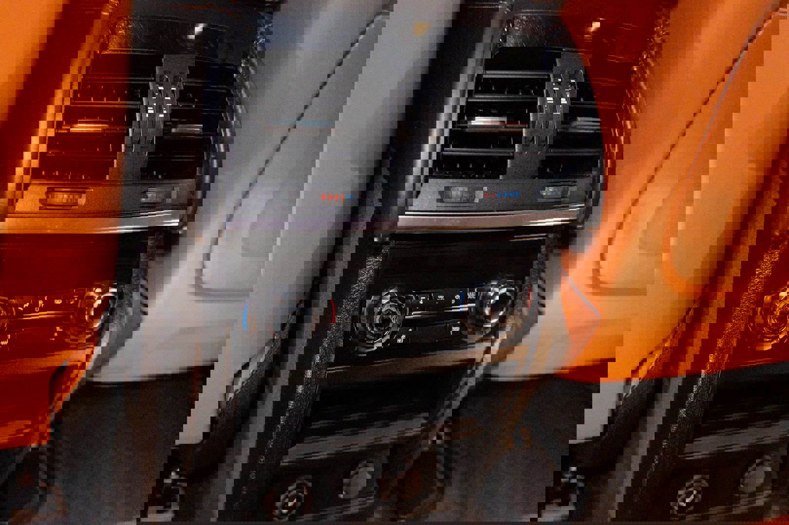 Used 2016 BMW X5 M image 28