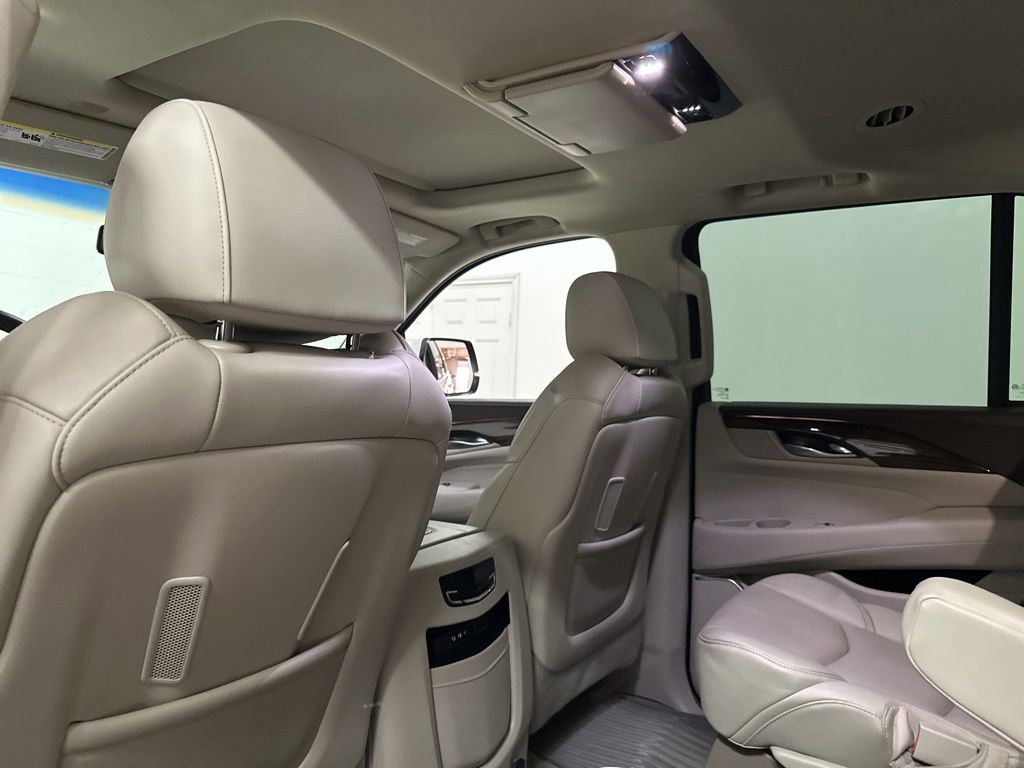 Used 2016 Cadillac Escalade Premium RWD image 47