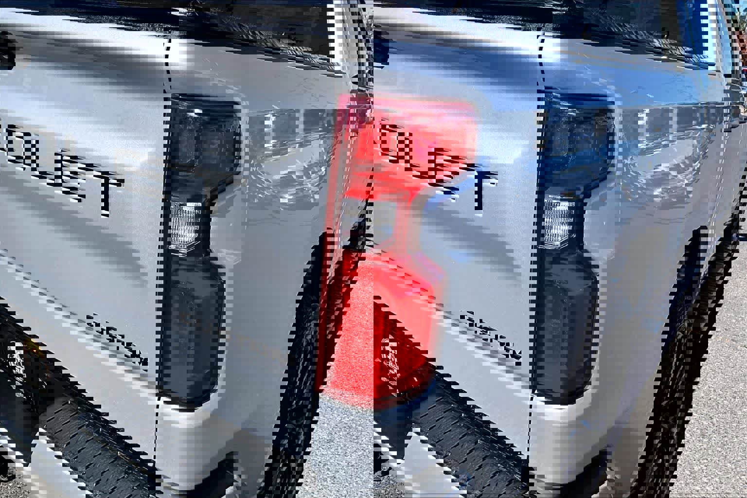 Used 2021 Chevrolet Silverado 1500 Custom w/ LPO, Dark Essentials Package AWD/4WD image 32