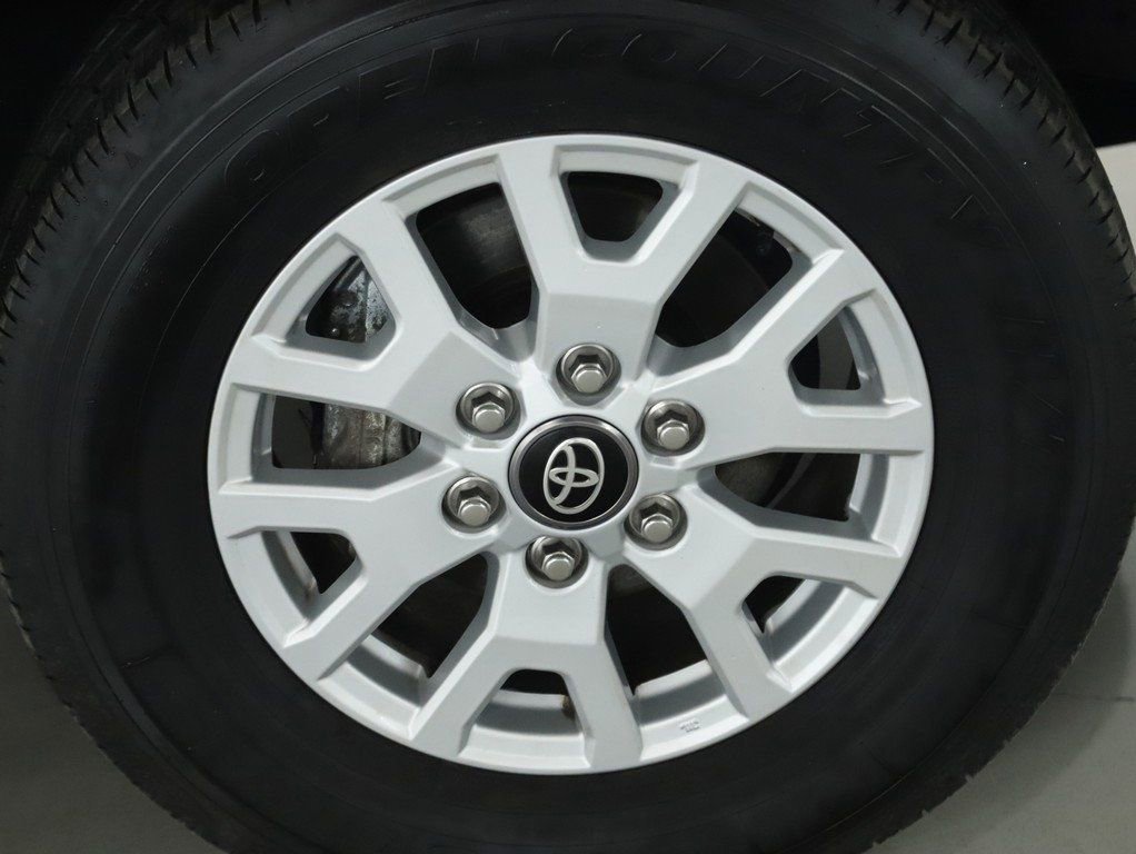 Used 2024 Toyota Tacoma SR image 10