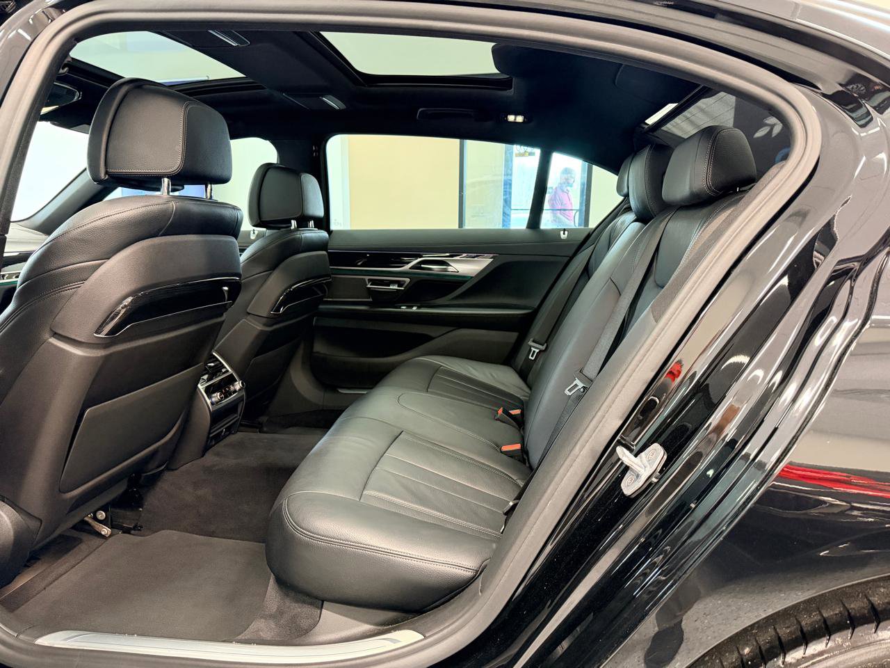 Used 2019 BMW 740i w/ M Sport Package RWD image 25