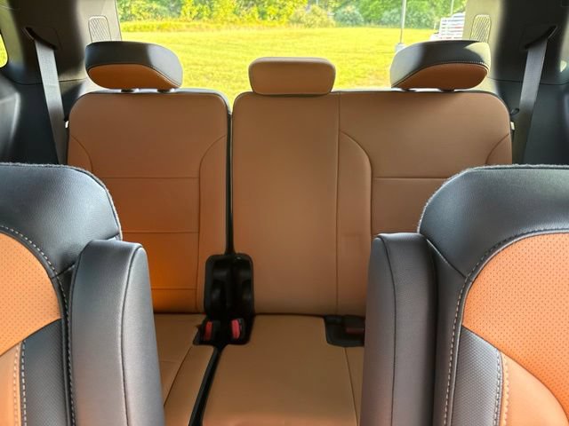 New 2027 Chevrolet Traverse Z71 w/ LPO, Floor Liner Package AWD/4WD image 47