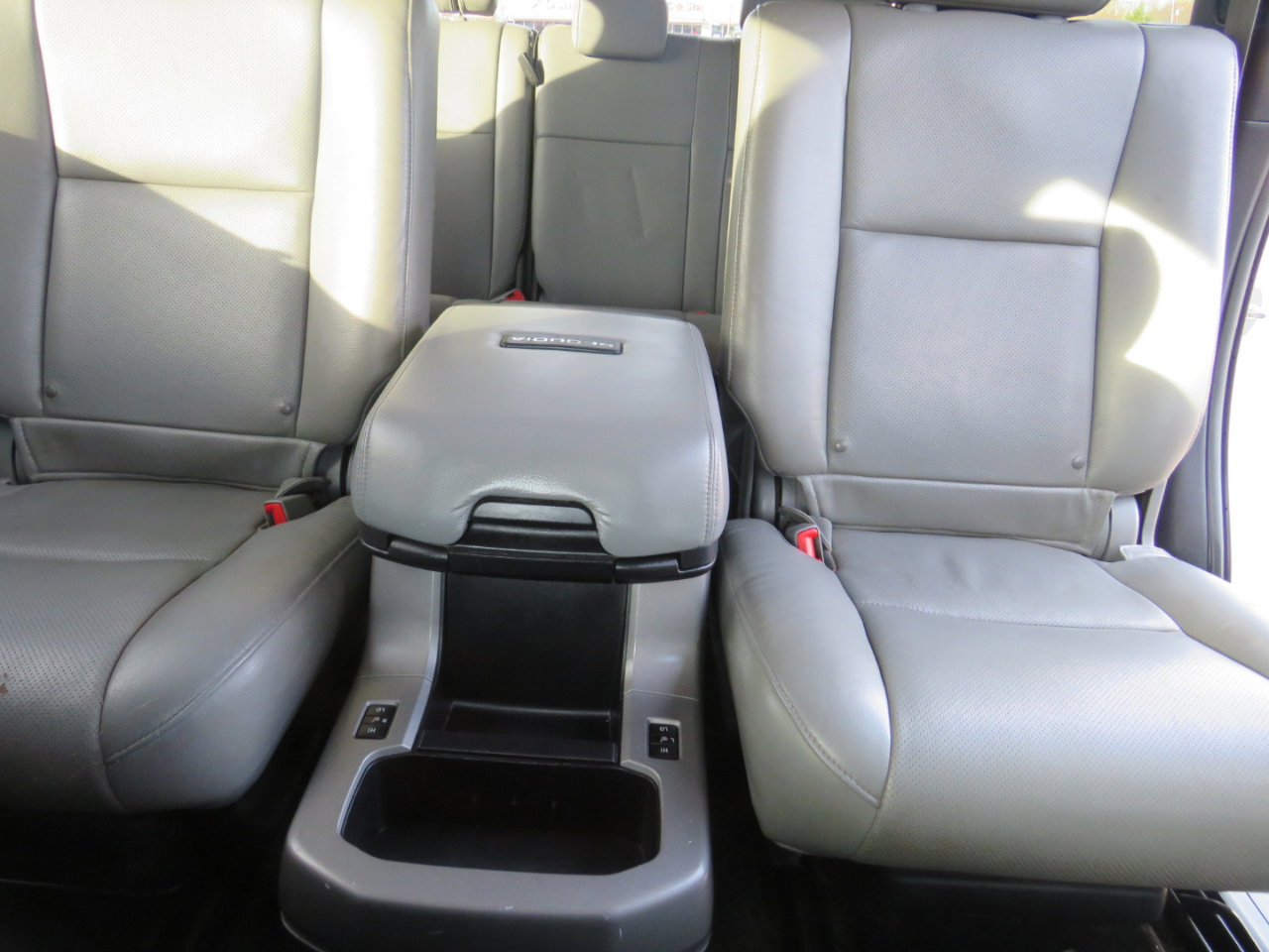 Used 2015 Toyota Sequoia Platinum image 24