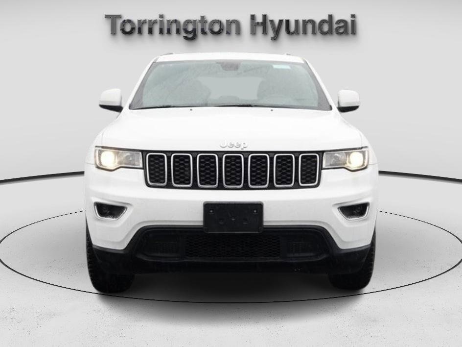 Used 2020 Jeep Grand Cherokee Laredo image 2