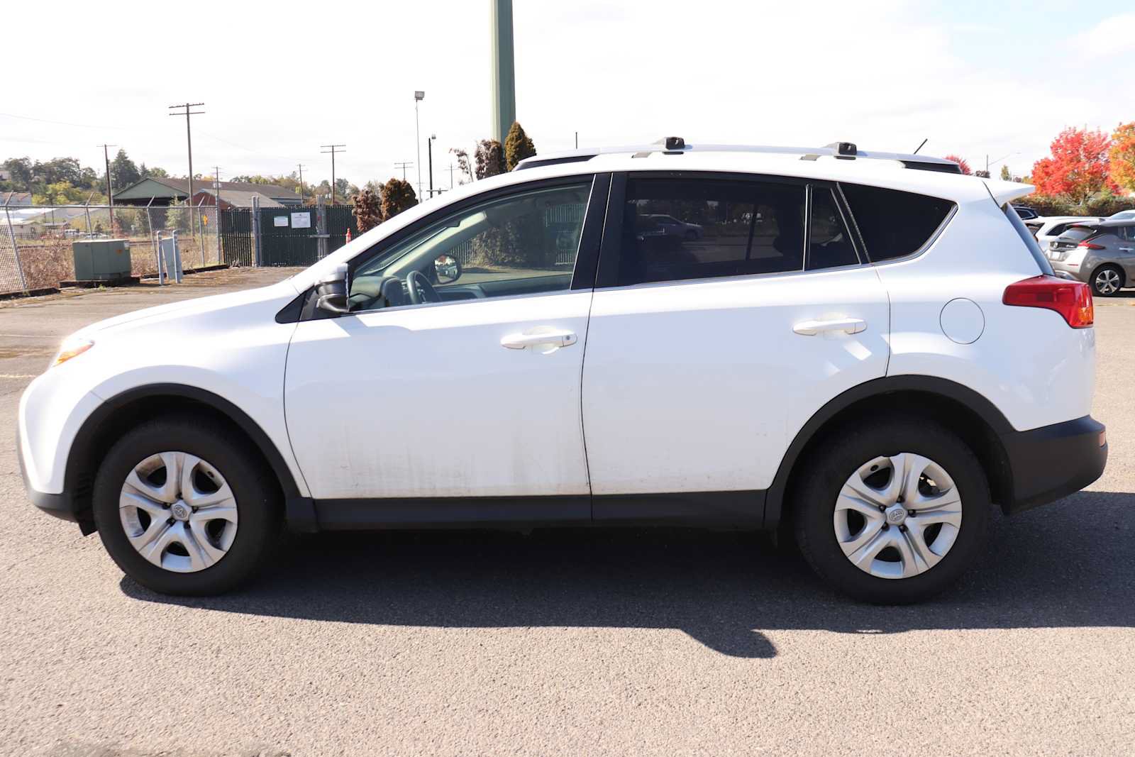 Used 2015 Toyota RAV4 LE AWD/4WD image 8