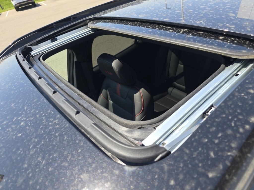 New 2026 Chevrolet Trax RS w/ Sunroof Package FWD image 3
