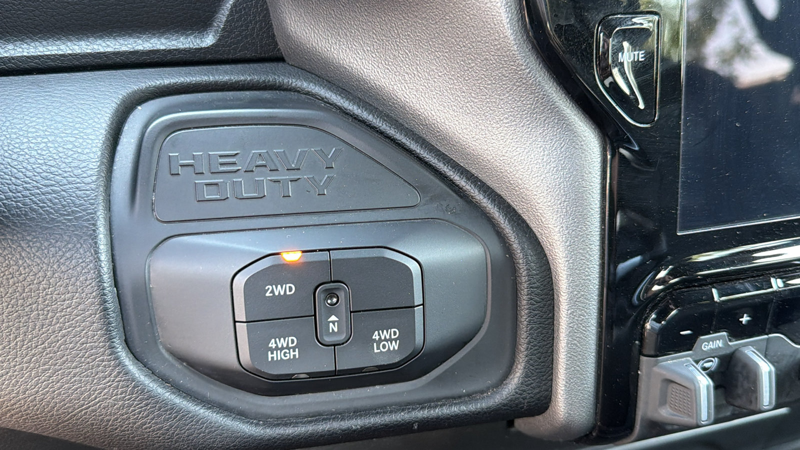 Used 2025 RAM 2500 Big Horn AWD/4WD image 32