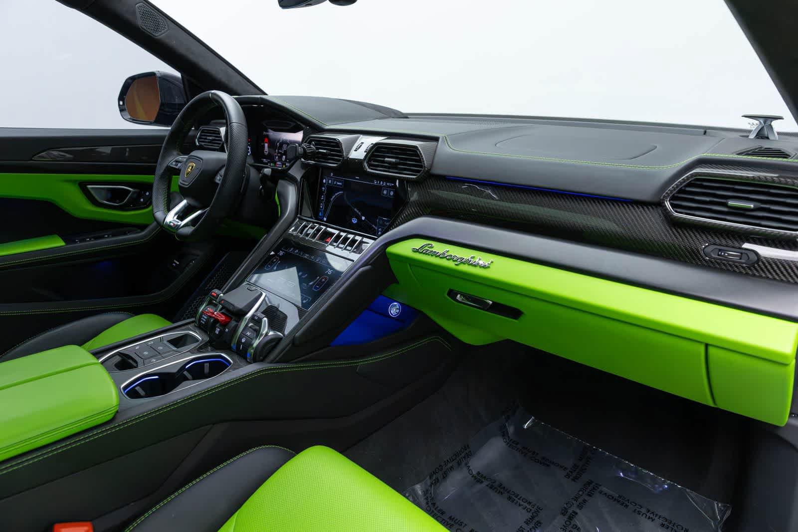 Used 2022 Lamborghini Urus AWD/4WD image 56