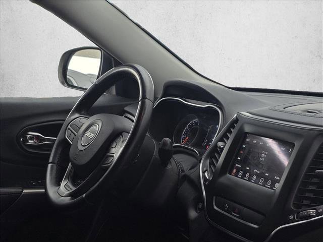 Used 2019 Jeep Cherokee Latitude Plus FWD image 8