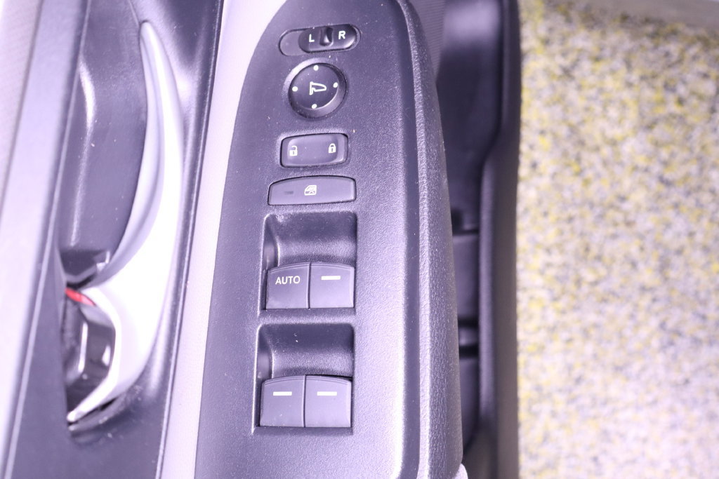 Used 2018 Honda CR-V LX image 32