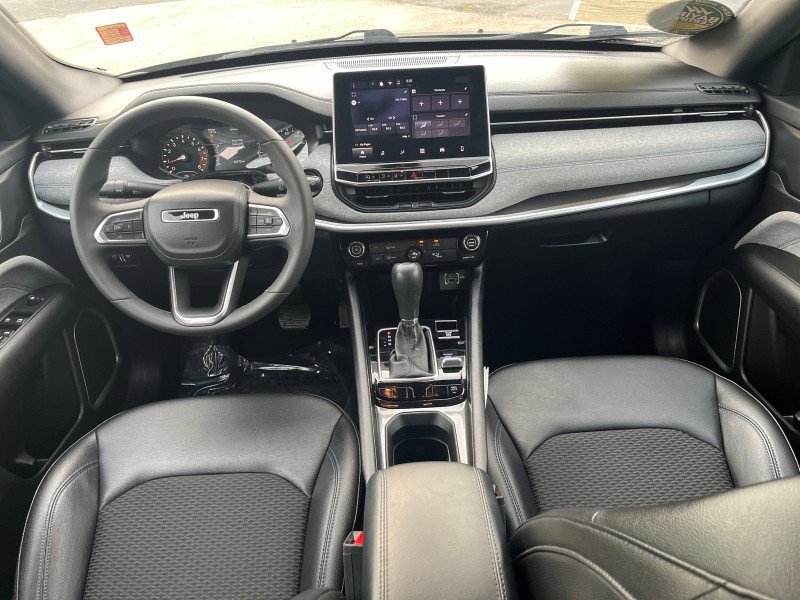 Used 2024 Jeep Compass Latitude AWD/4WD image 10