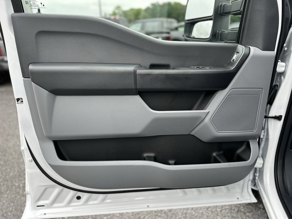New 2025 Ford F250 XL RWD image 11