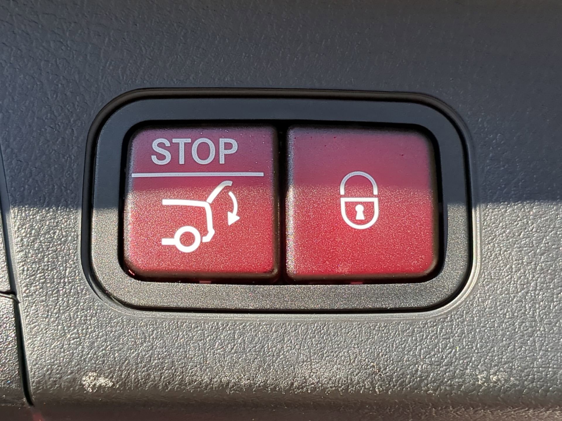 Used 2024 Mercedes-Benz EQB 300 4MATIC image 39