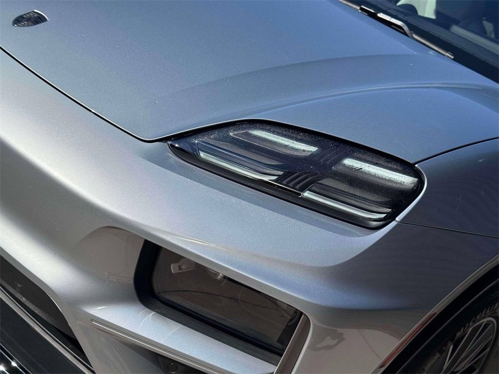New 2025 Porsche Macan Turbo Electric AWD/4WD image 14
