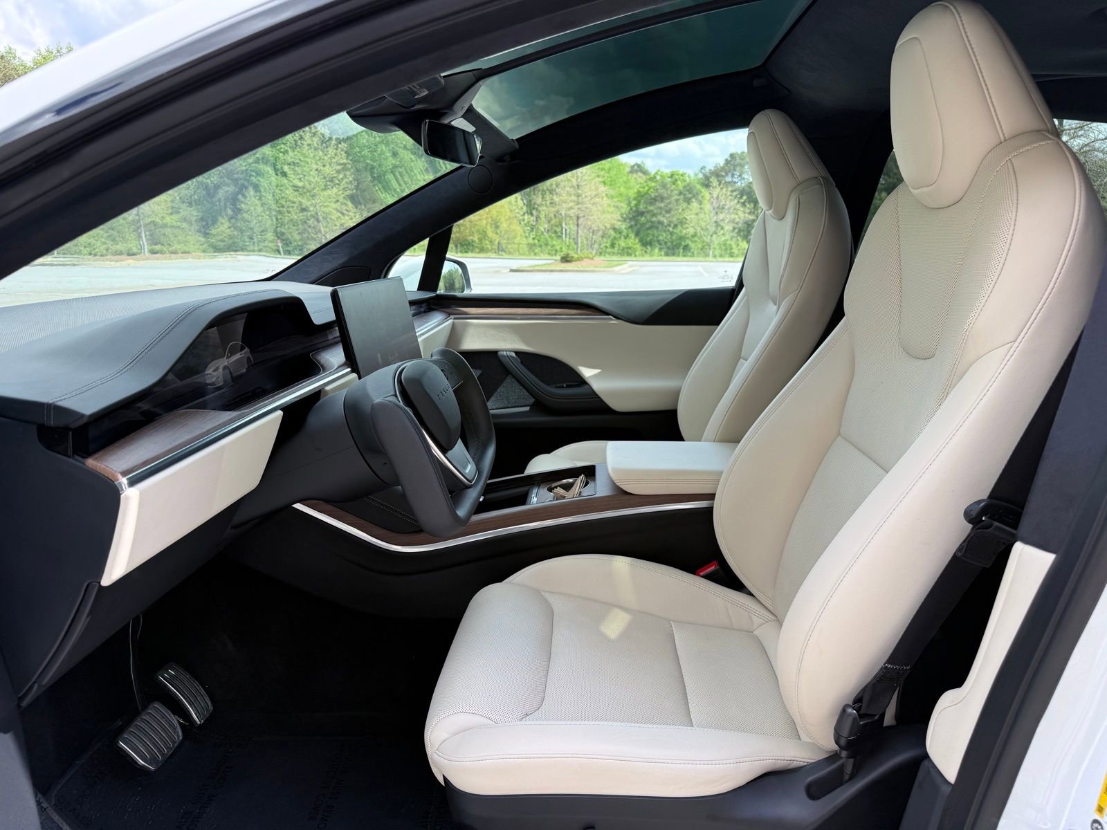 Used 2022 Tesla Model X image 34