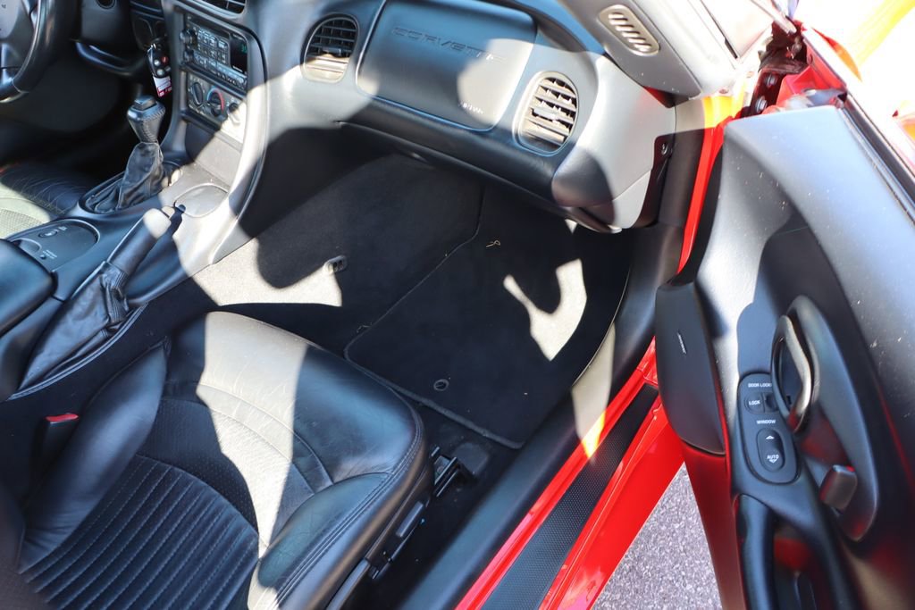 Used 2000 Chevrolet Corvette Convertible image 34