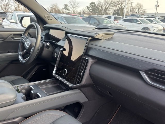 Used 2024 GMC Acadia AT4 image 15