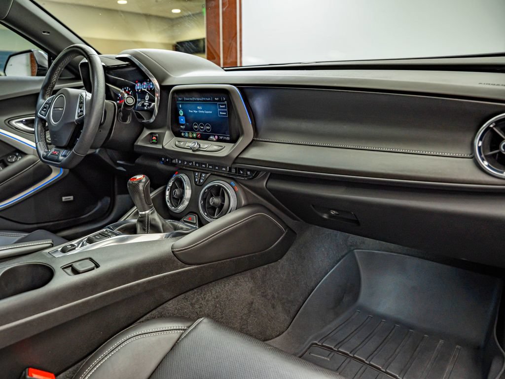 Used 2019 Chevrolet Camaro SS RWD image 42