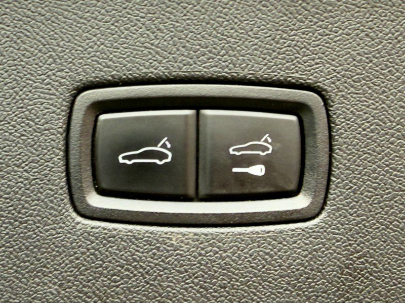 Used 2020 Porsche Cayenne image 45