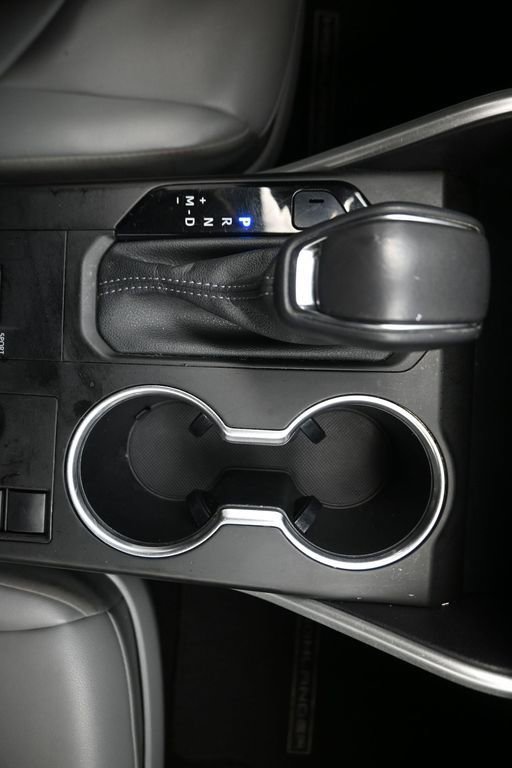 Used 2023 Toyota Highlander XLE image 8