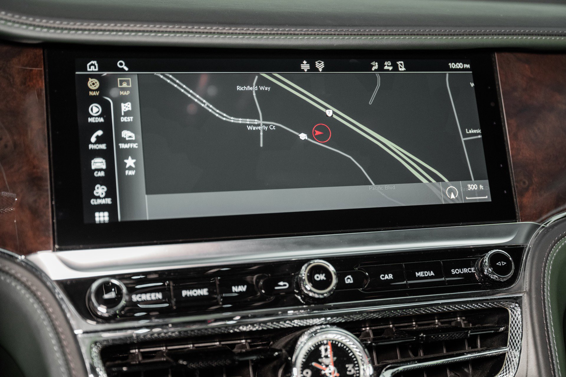 Used 2022 Bentley Flying Spur V8 image 36