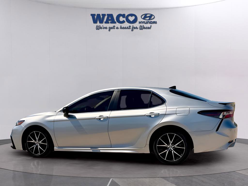 Used 2022 Toyota Camry SE image 6