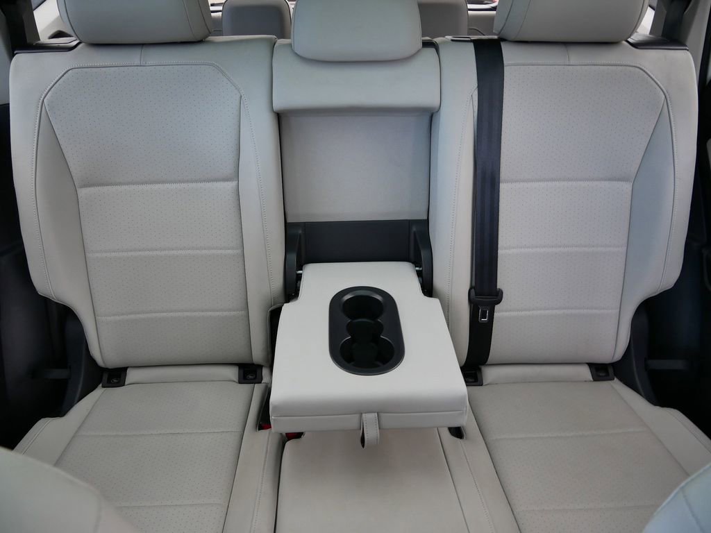 Used 2020 Volkswagen Tiguan SE w/ Panoramic Sunroof Package image 22