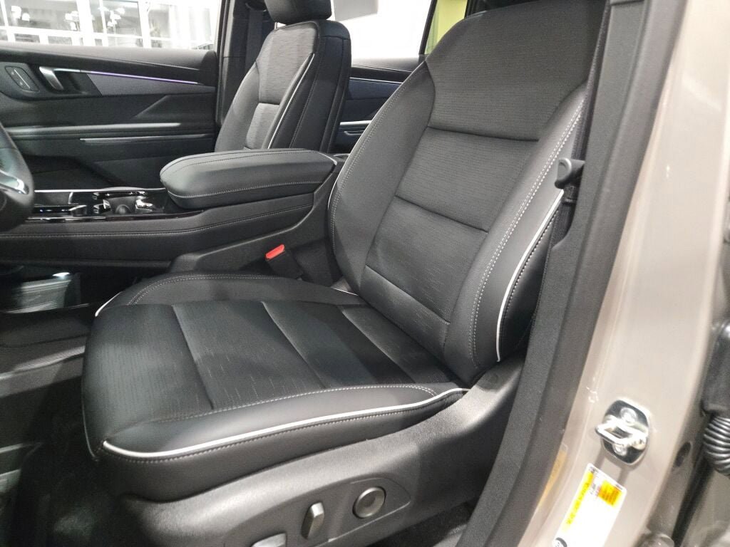 New 2026 Buick Enclave Sport Touring w/ LPO, Floor Liner Package image 26