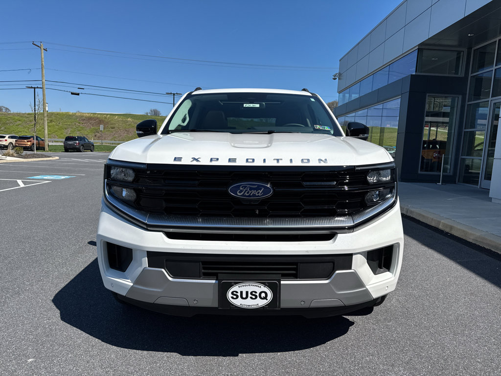 New 2026 Ford Expedition Platinum image 2