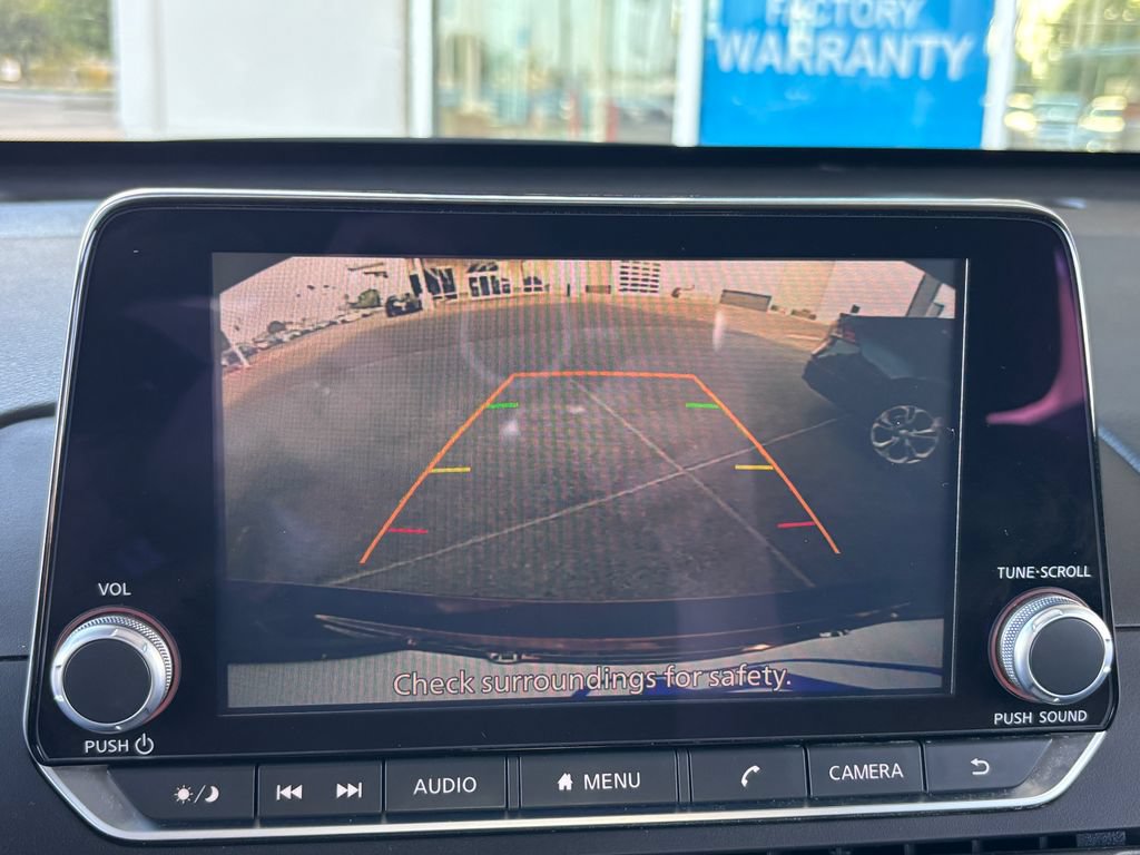 Used 2025 Nissan Altima 2.5 SV FWD image 31